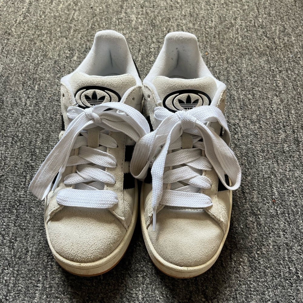 • Adidas Campus 00s •